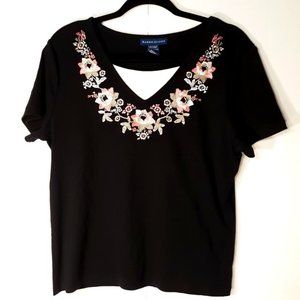 Karen Scott Top Women's Medium GUC Floral Embroidery Silver Studs Shirt Blouse